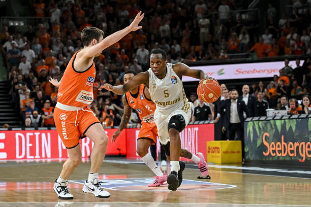 回顾张镇麟 回顾张镇麟