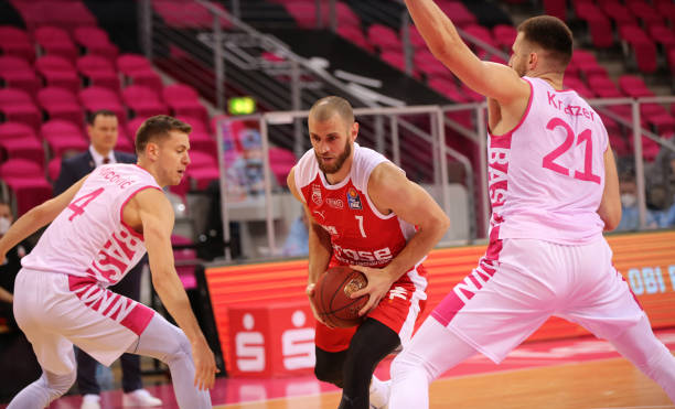 一是他愿意 一是他愿意